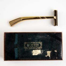 Unknown Mfg. Handheld Razor w/ Box