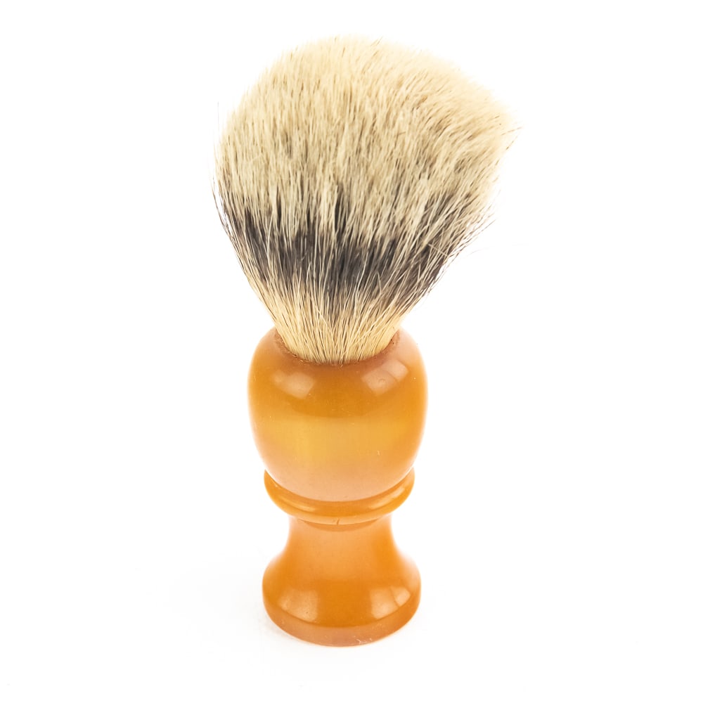 Vintage Pure Badger 2500 Shaving Brush: Vintage Pure Badger shaving brush. In great condition, has plastic handle and bottom reads "Made Rite U.S.A. Sterilized Set In Rubber Pure Badger 2500" Measures approximately 5"T. See photos and bid a