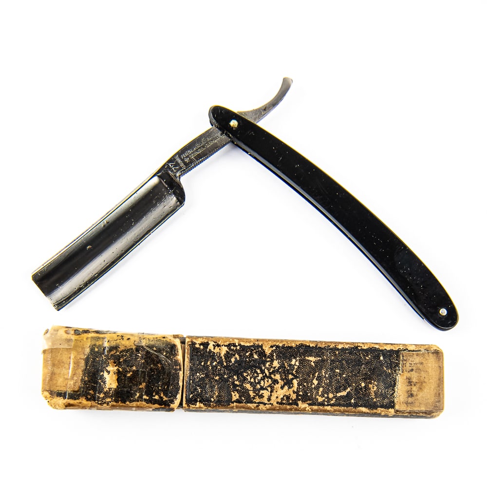Friedr. Herder. Abr. Sohn 77 Square w/ Unorig. Box: Vintage Straight Razor, "77 Square", with black plastic scales. The face is blank, Tang reads "Fridr. Herder. Abr. Sohn Solingen-Germany 77 Square", and reverse shows logo. Blade is in overall pristin