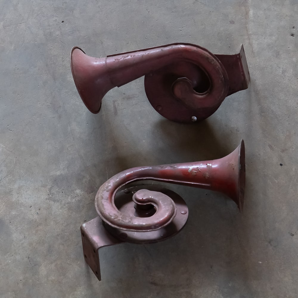 2 Electric Ram Air Horns: In used but good condition.