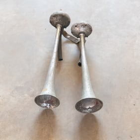 2 Stromboli Trumpet Air Horns