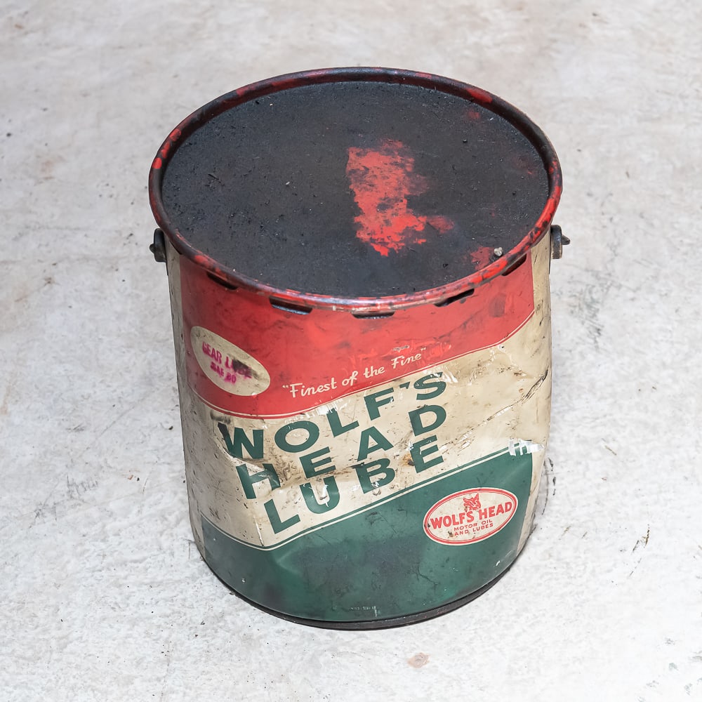 35 LB Full Can of Vintage Wolf's Head Lube (1 of 2)