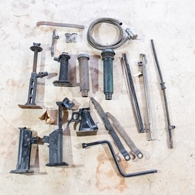 Assorted early Ford V8 lot?