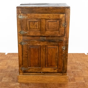 Antique Oak/Ash Ice Box Triumph Challenge