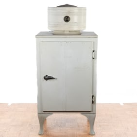 General Electric Monitor Top Refrigerator