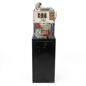 1930s Mills Castle Front 5C Nickel Slot Machine