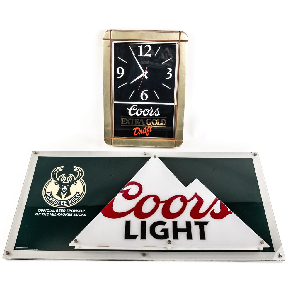 Coors Extra Gold Draft Clock & Milwaukee Buck Sign (1 of 8)