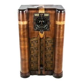 Zenith Model 9S365 Art Deco Console Radio