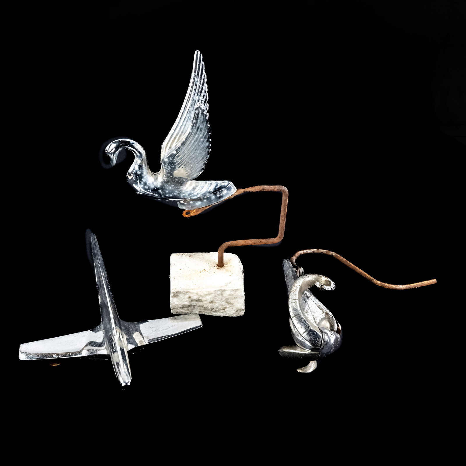 Mid-Century Hood Mascots (3) Packard, Ford, Dodge: This is a fantastic collection of three mid-century automotive hood ornaments, quintessential pieces of post-war American car design reflecting the "Jet Age" and naturalistic styling. Included are wha