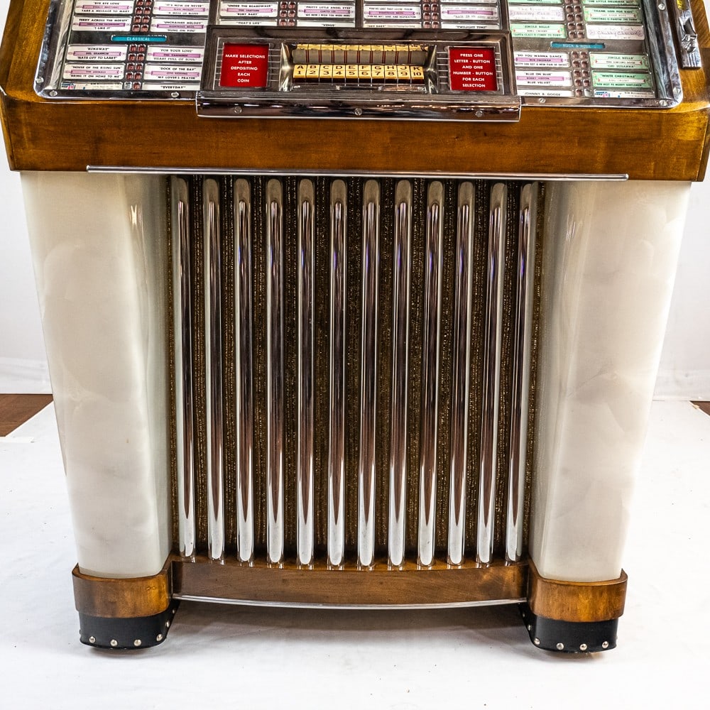 Seeburg Select-O-Matic 45 RPM Jukebox: Seeburg Select-O-Matic M100C 45 rpm juke box in beautiful older restoration condition. Coin mech chute and frame intact but coin mech is missing. On free play. Selects and plays well. Comes full of gr