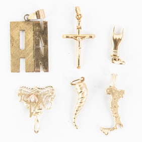 Collection of (6) Assorted 14k Yellow Gold Pendant