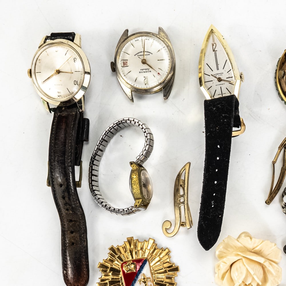 14k High Relief Crucifix Ring Watches & Jewelry (1 of 17)