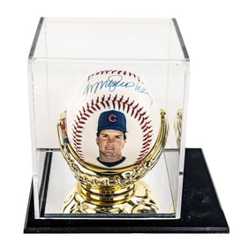 Ryne Sandberg Autographed Baseball w Display