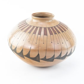 New Mexico Pueblo Polychrome Pottery Jar
