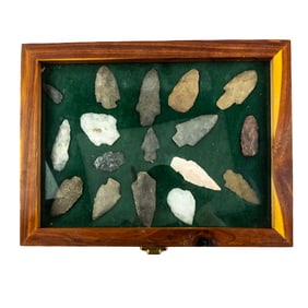Wisconsin Arrowheads (17) in Case