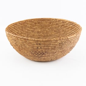 1915 Inuit / Yupik Coiled Bowl