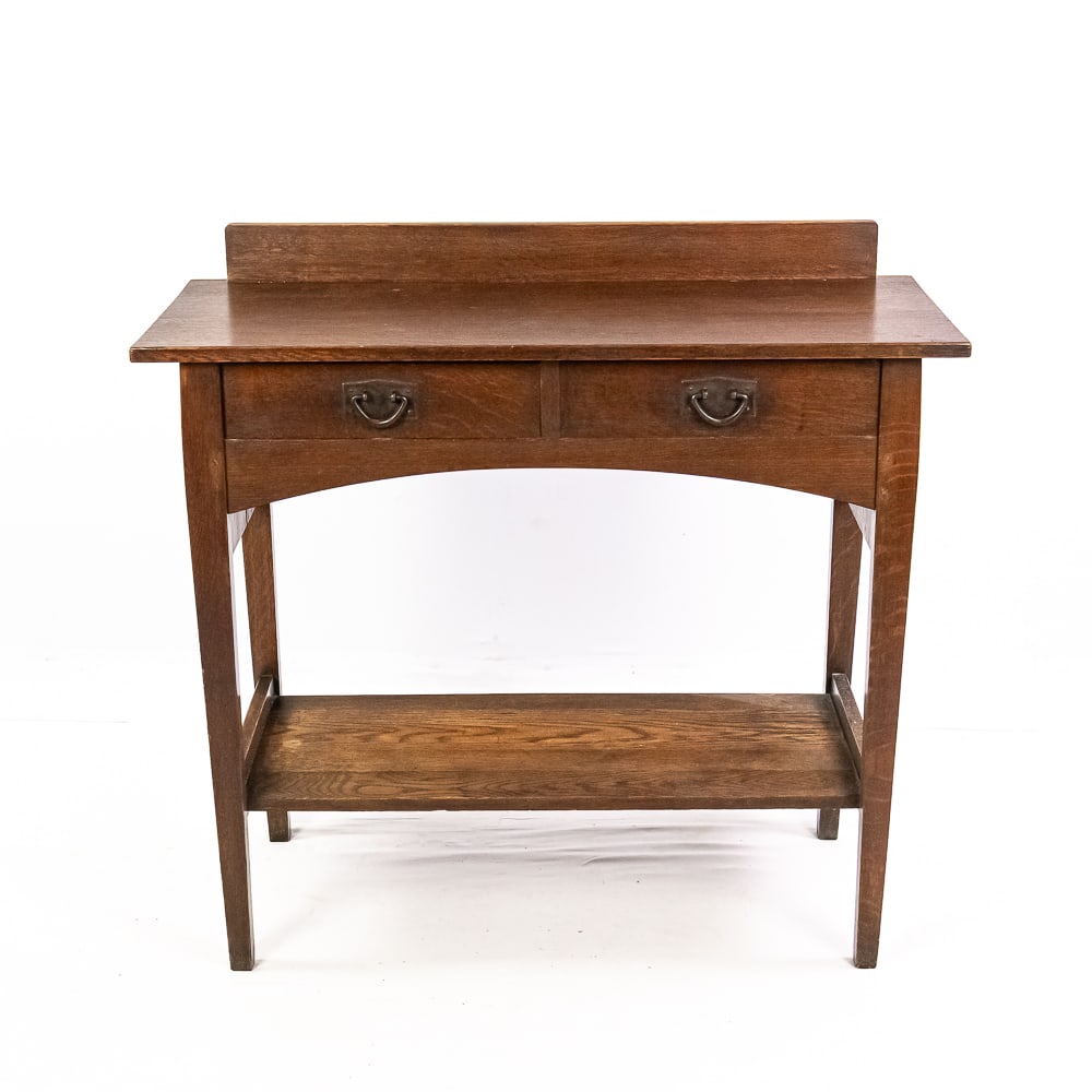Gustav Stickley Oak Console Table: This is an exceptional example of American Arts and Crafts furniture, specifically an early console or hall table by the renowned Gustav Stickley (1858-1942). Identified by the recognizable red decal