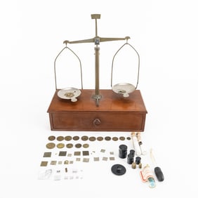 Countertop Balance Scale w/Wood Box Base & Drawer