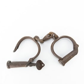 W.S. FROGGATT Wrist Irons & Key