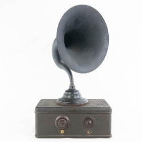 Atwater Kent Radio #40 w Magnavox Horn Speaker