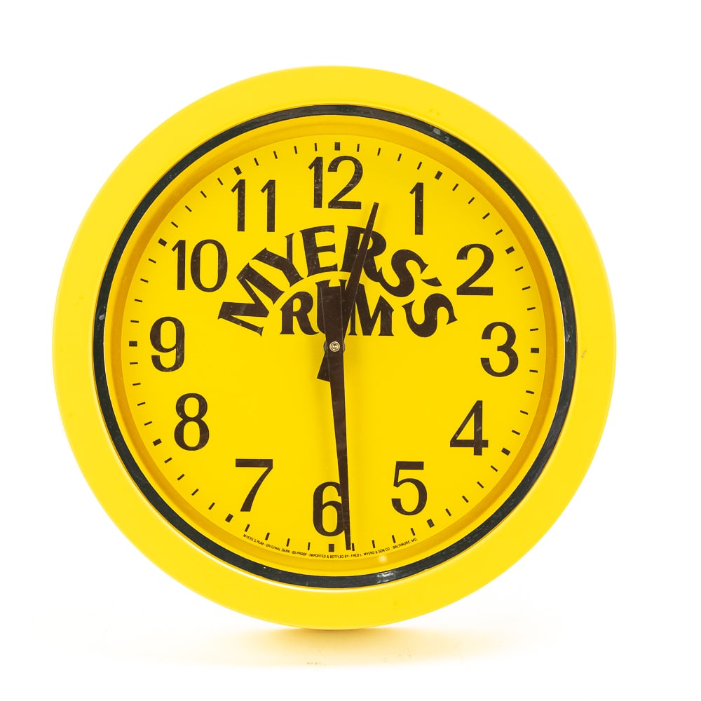 Vintage Meyer's Rum Advertising Wall Clock: Very nice vintage Myers's Rum advertising wall clock. Good overall condition with light surface wear present; indicative of age and use. Battery powered, takes a 1.5V D cell and works! Approximately 1
