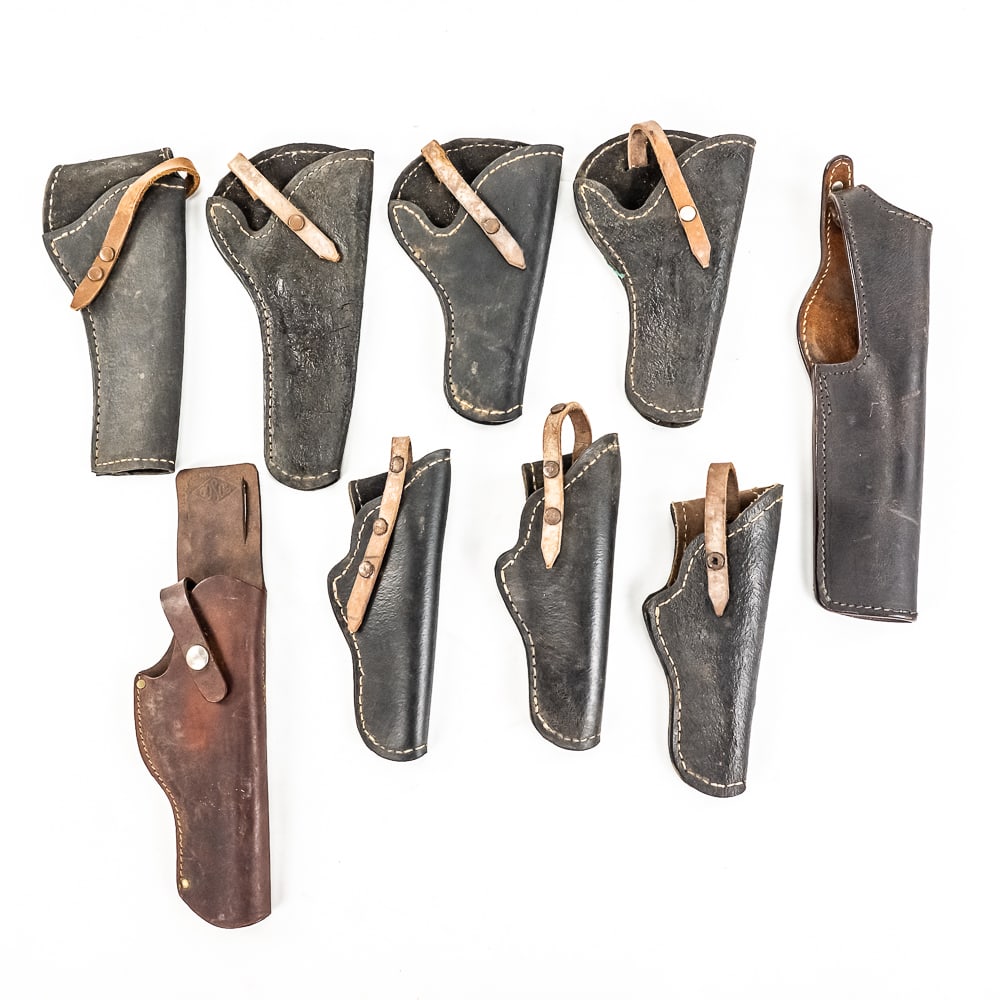 9x Leather Holsters: 9x Leather Holsters in good vintage condition