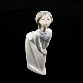 "Girl Kissing" Lladro Porcelain Figurine