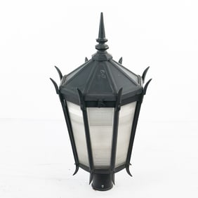 Gothic Chicago Street Lamp Top