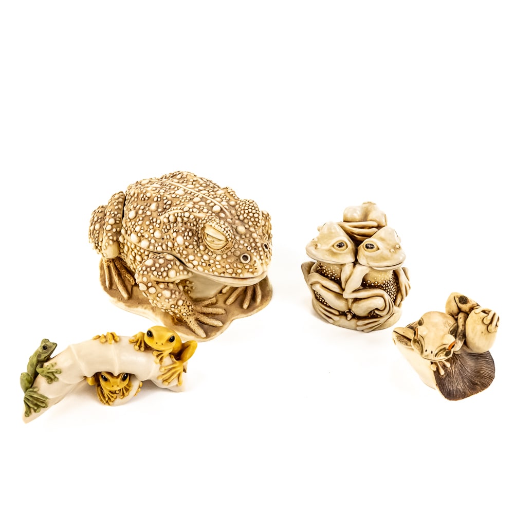 Harmony Kingdom Awaiting a Kiss & More Trinket Box (1 of 17)