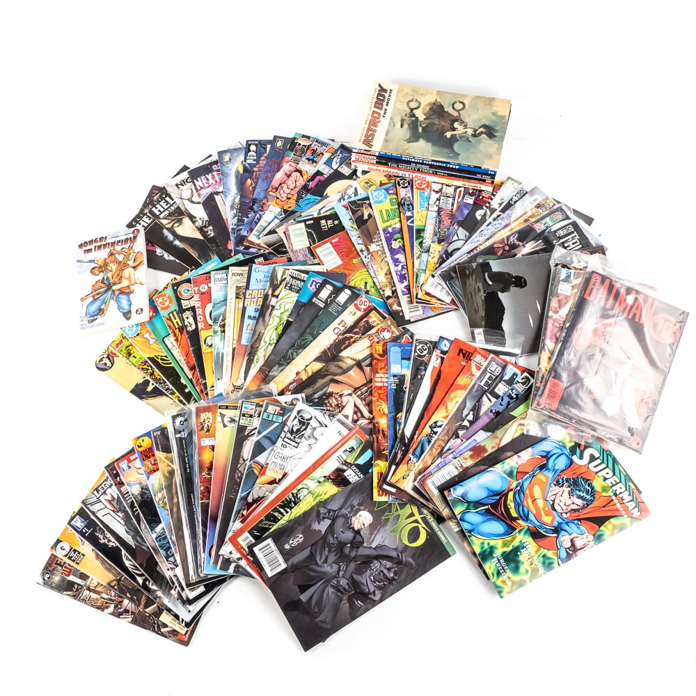 Vintage Comic Book Assortment Punisher BATMAN++ (1 of 9)