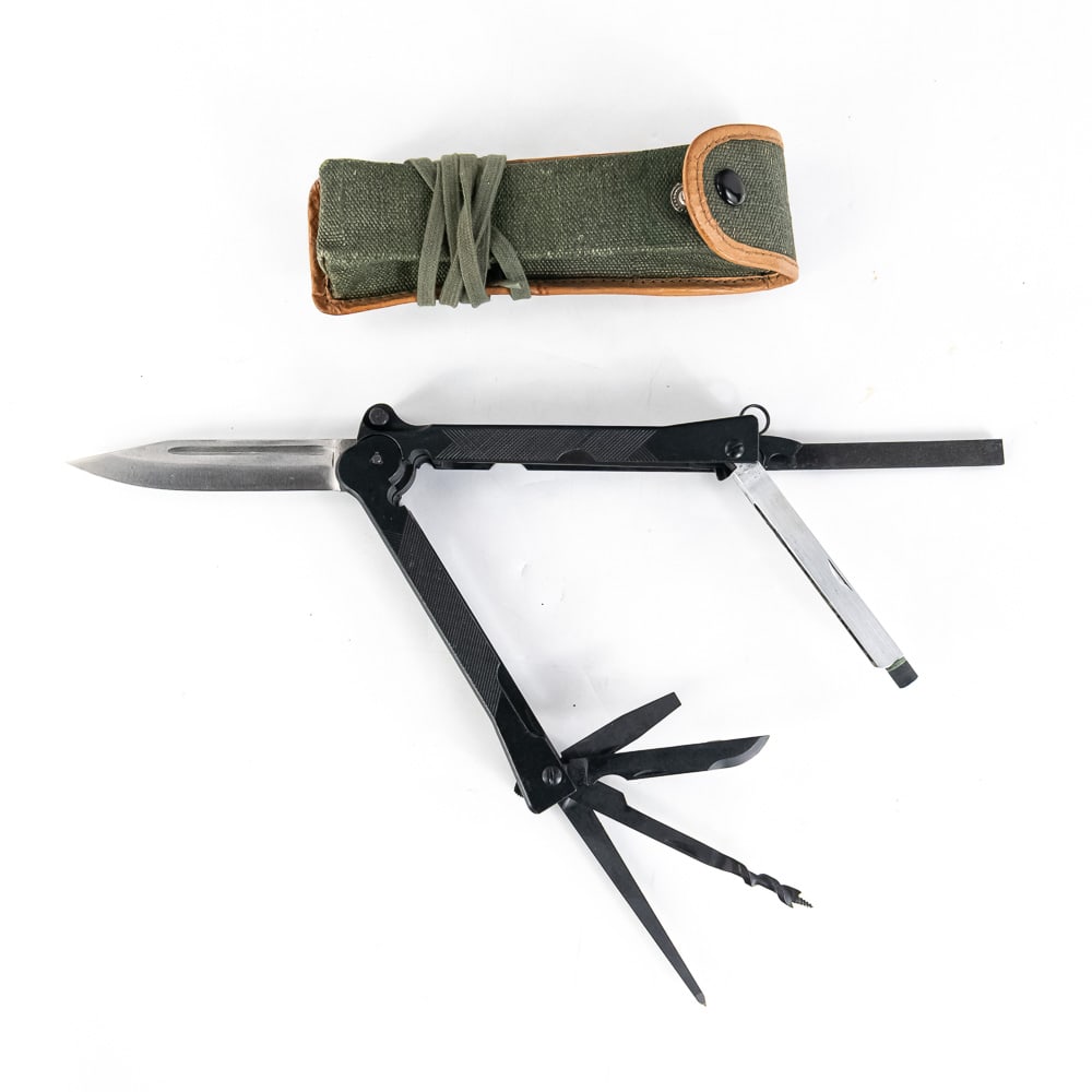 Scarce Polish Army wz.69 Multi-tool SN: AC218: This is a profoundly scarce and historically significant piece of Cold War-era Warsaw Pact engineering: the Polish Army wz.69 mk.1969 Military Multitool Knife. Conceived by Ryszard Szydowski and