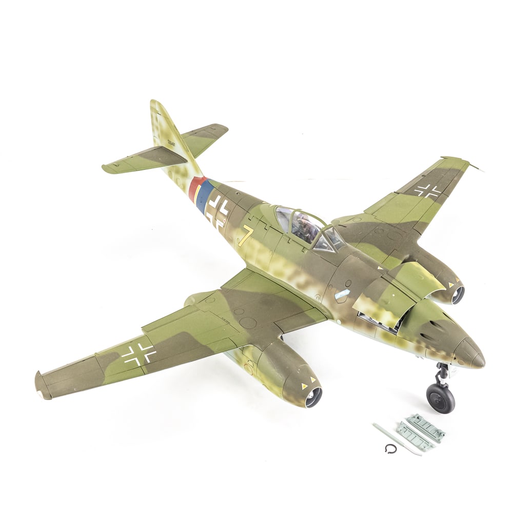 Ultimate Soldier 1/18 Scale Airplane Model ME-262: Messerschmitt Me-262A-1/A-2 is assembled in 1:18 scale, featuring a multicolor design and crafted from durable plastic. Manufactured in 2007, this vintage model is part of the Ultimate Soldier