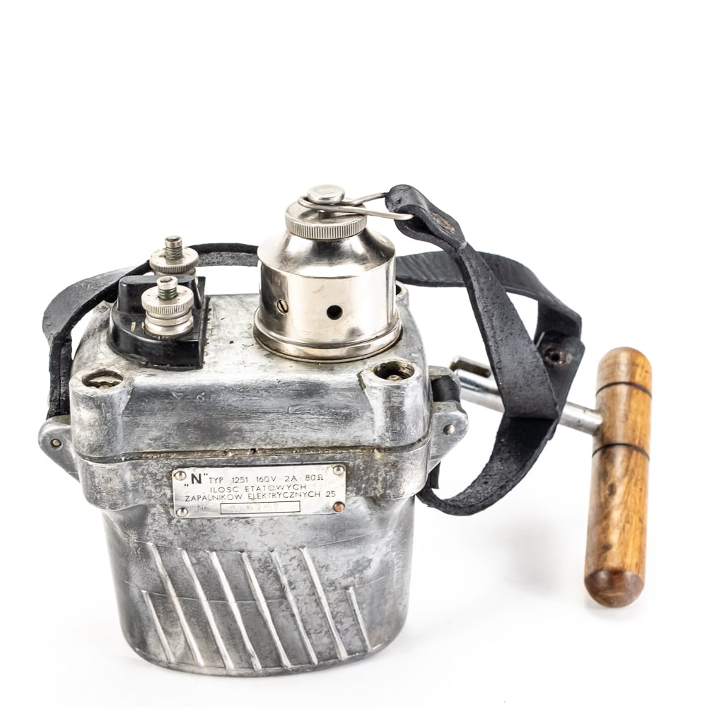 Vintage Type 1251 Blasting Machine Detonator (1 of 7)