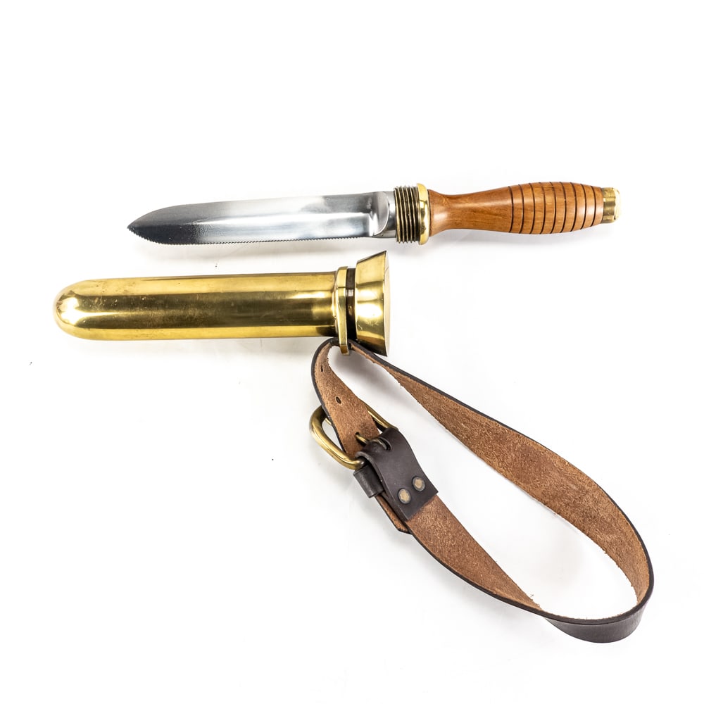 Replica WWII USN Dive Knife: Exact reproduction of WWII era USN Hard Hat Divers knife. This knife is a discontinued product from Windlass Steelcraft of India, who are known for their high quality reproductions. Designed to be