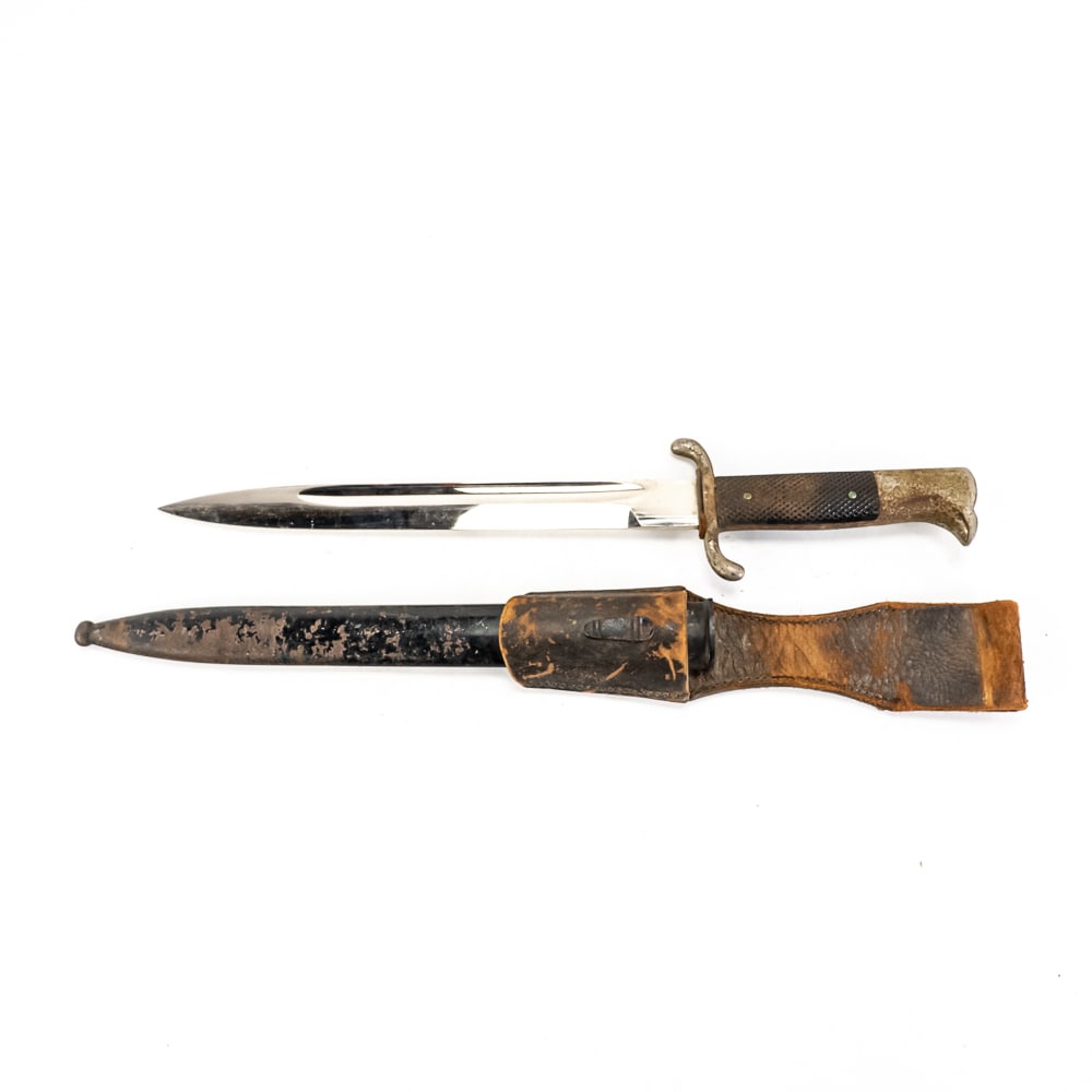 WWII German K98 Police/Fire Parade Bayonet: WWII German Military K98 Parade style bayonet for Police officers/fire departments, and other state organizations. . K98 style bayonet with elaborate hilt and nickel plating to blade and hilt. This