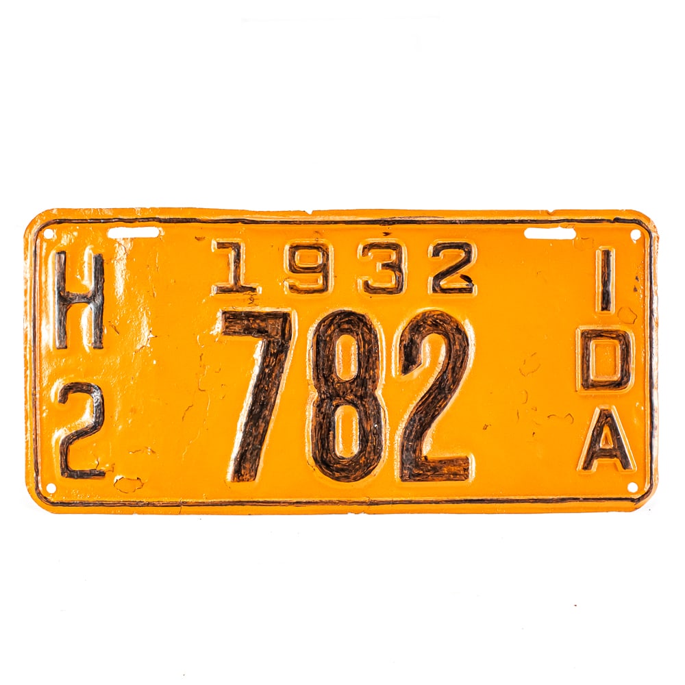Idaho 1932 License Plate: # 782 from Custer County is a amateur repaint on a heavily corroded plate. See pics. From the Jim Dvorak collection.