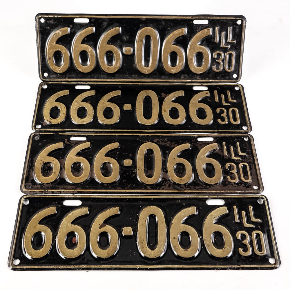 Illinois 1930 License Plate 4 Same Number: 4 matching plates # 666-066 in VG original condition. See pics. From the Jim Dvorak collection.