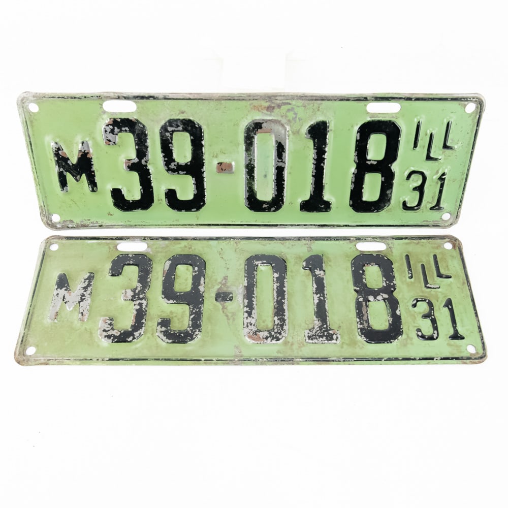 Illinois 1931 Municipal License Plate Pair: # M39-018 pair in good+ condition with paint loss on the numerals. See pics. From the Jim Dvorak collection.