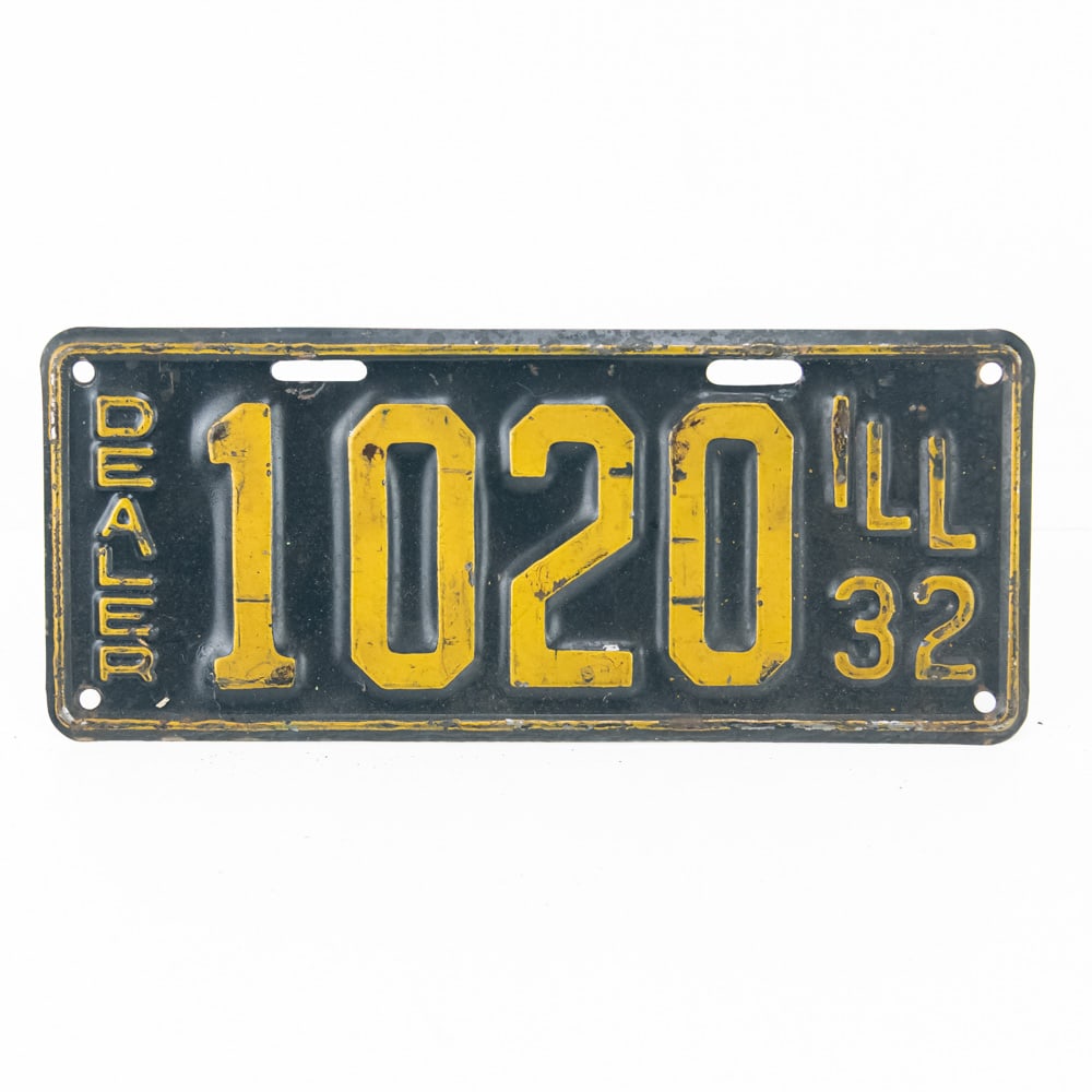 Illinois 1932 Dealer License Plate: # 1020 Dealer in good original condition with paint loss to the numerals. See pics. From the Jim Dvorak collection.