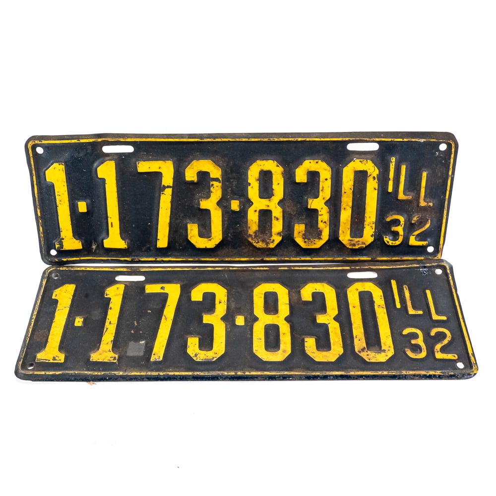 Illinois 1932 License Plate Pair: # 1-173-830 pair in fair original condition with some rust and one plate having a vertical bend between the 1's. See pics.