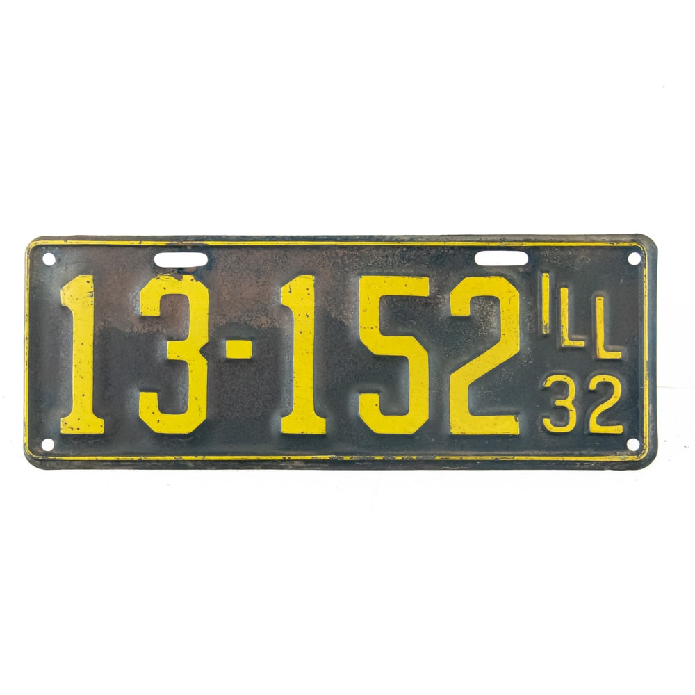 Illinois 1932 License Plate: # 13-152 in good condition with paint loss and light rust. See pics. From the Jim Dvorak collection.