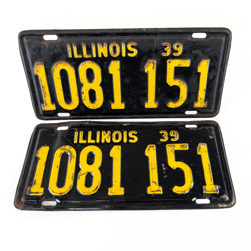 Illinois 1939 License Plate: # 1081 151 pair in fair original condition with a vertical crease to one plate and light rust to both plates. See pics.