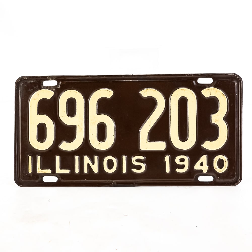 Illinois 1940 License Plate: # 696 203 in VG original condition. See pics. From the Jim Dvorak collection.