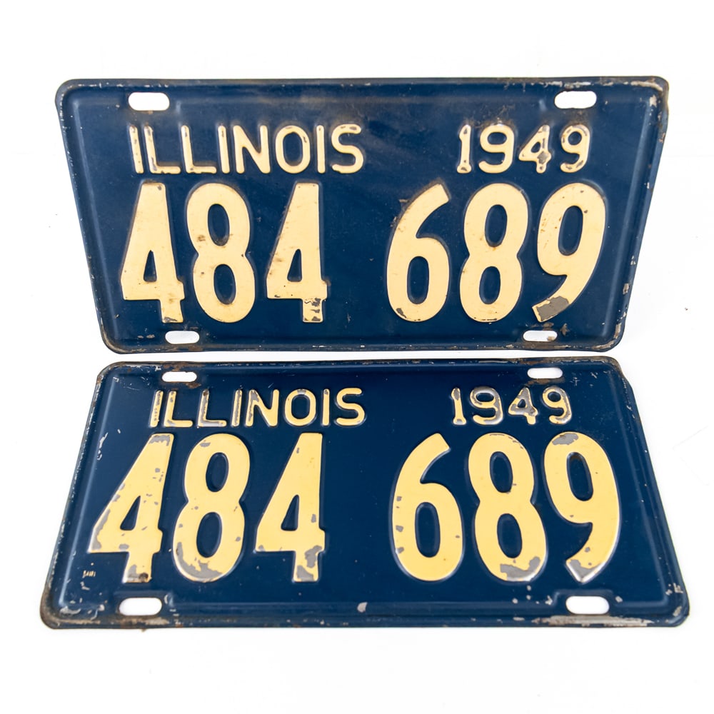 Illinois 1949 License Plate Pair: # 484 689 pair in good original condition with some paint loss to the numerals. See pics.