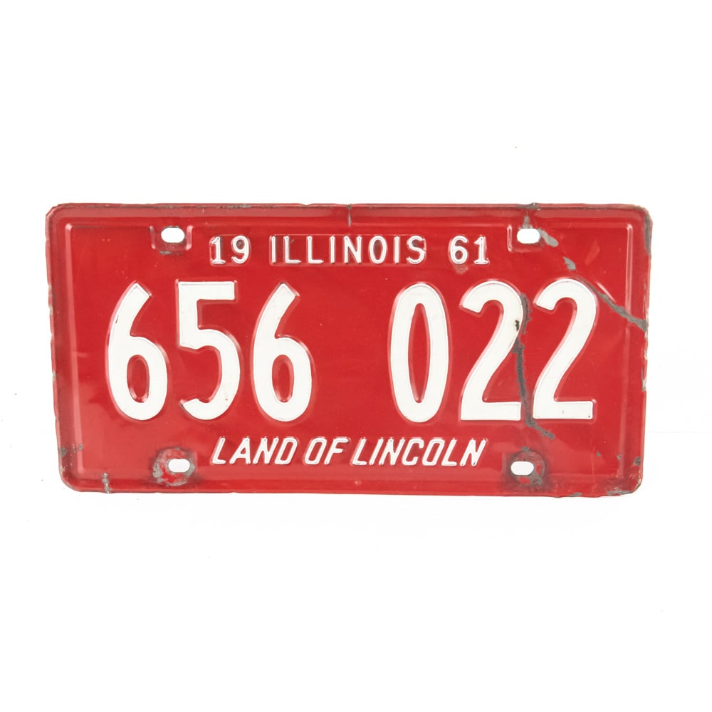 Illinois 1961 License Plate: # 656 022 in fair original condition with an old fold to the upper right corner, a rusty scratch between the 2's, and a crack to the bottom left. See pics. From the Jim Dvorak collection.