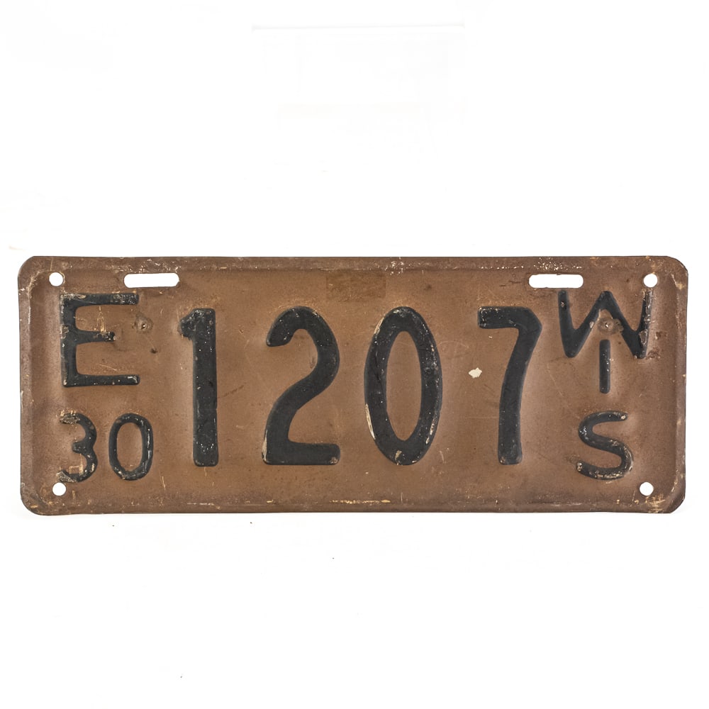 Wisconsin 1930 Truck License Plate (1 of 3)