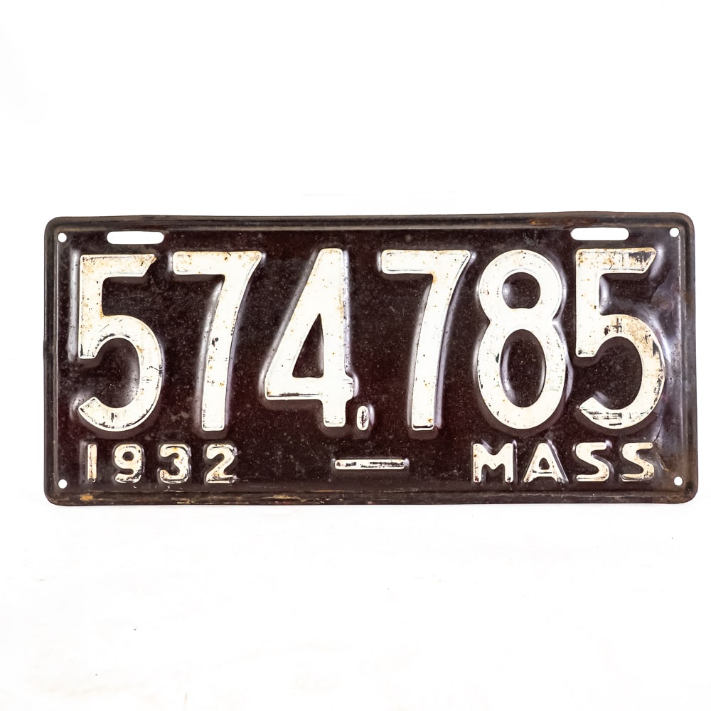 Massachusetts 1932 License Plate: # 574 785 in fair to good original condition with paint fade and light rust around the edges. See pics. From the Jim Dvorak collection.