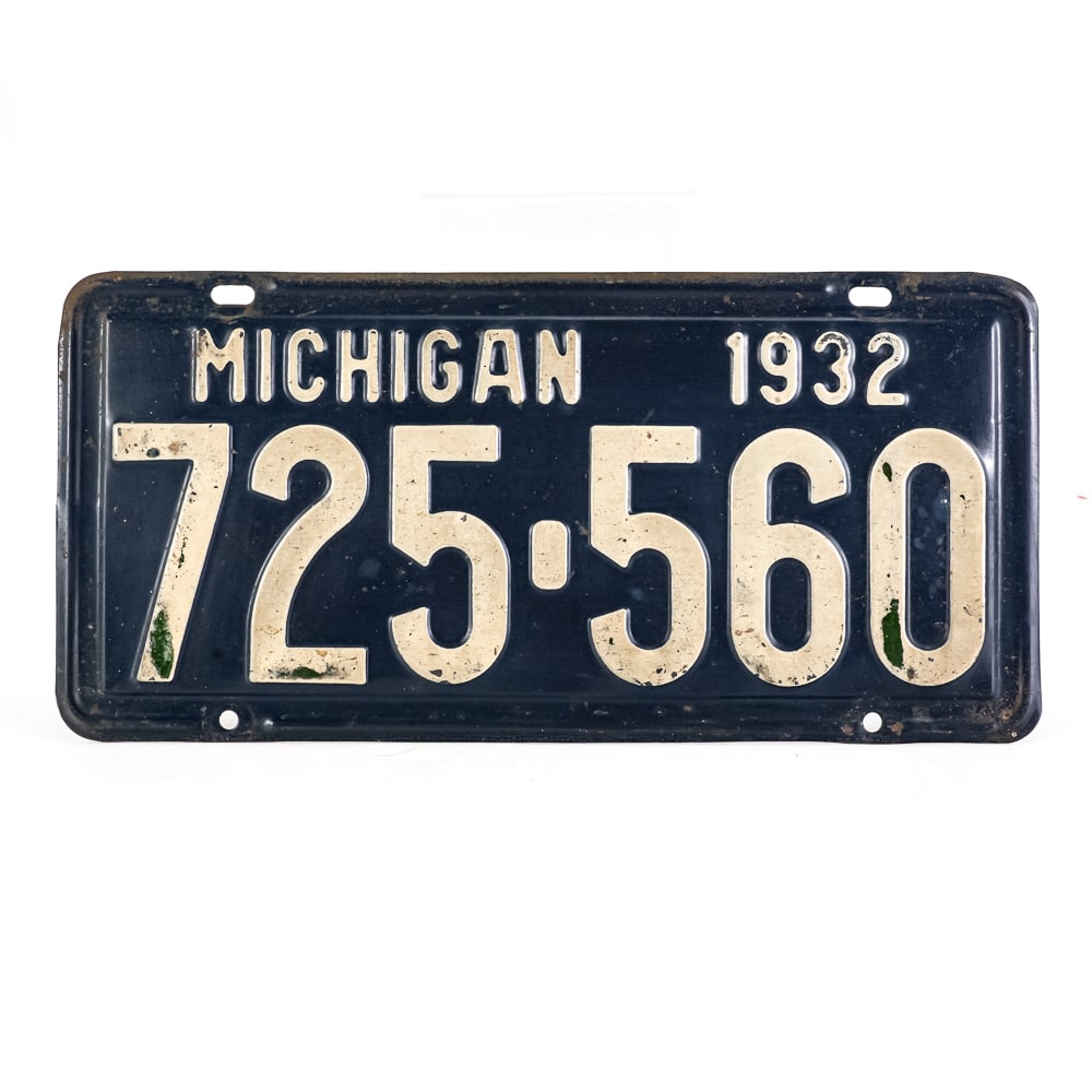 Michigan 1932 License Plate: # 725-560 in good+ original condition with some green paint on 3 of the numerals which may or may not come off. See pics. From the Jim Dvorak collection.