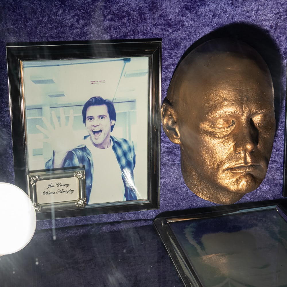 Jim Carey Life Mask for Bruce Almighty: "I am Bruce Almighty. My will be done." Jim Carey Life Mask for the 2003 movie, Bruce Almighty. In good condition. Comes with an 8 X 10 framed color photo of Carey. Life masks are created for