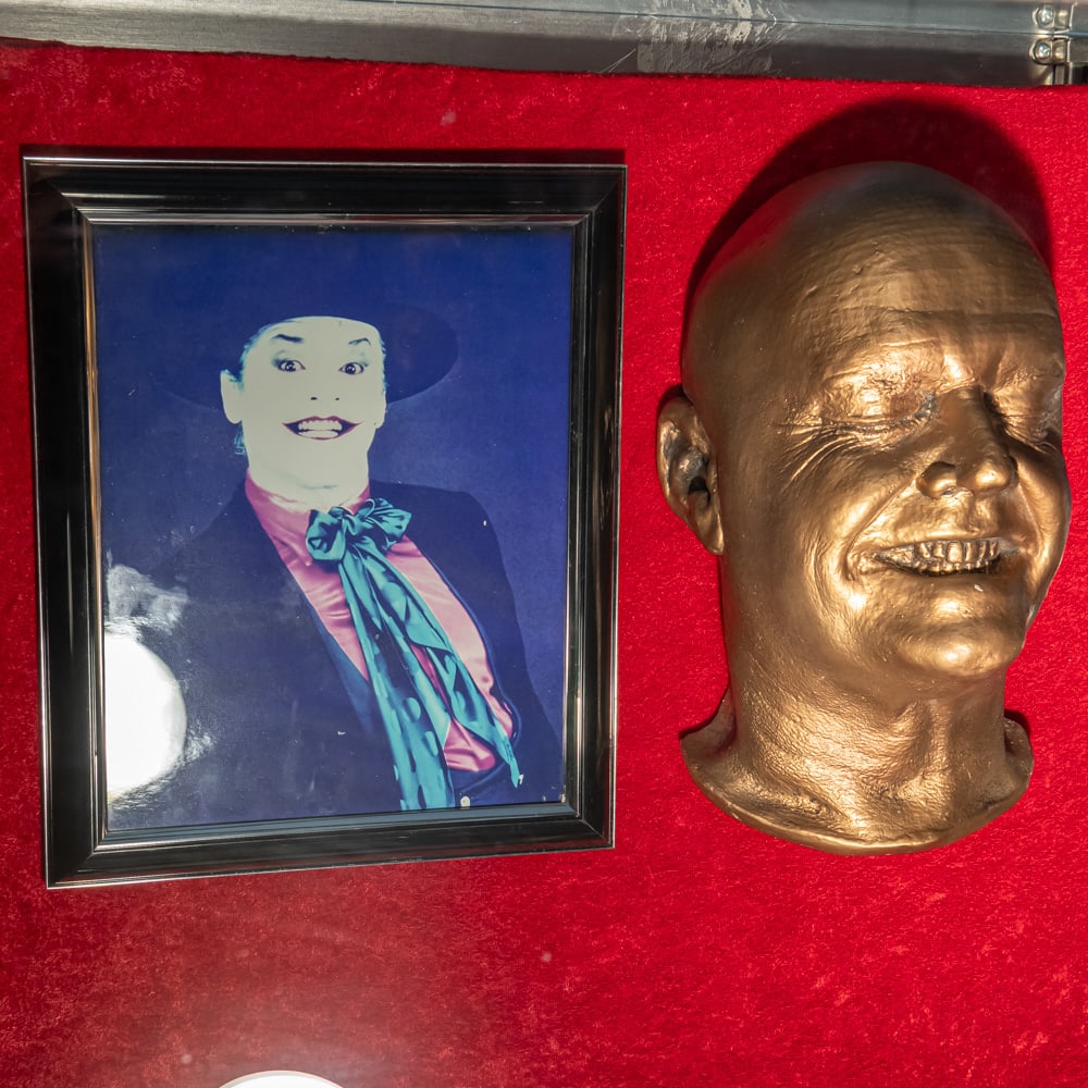 Jack Nicholson Life Mask for Batman Joker: "Where does he get those wonderful toys?" Life mask of Jack Nicholson as the Joker for the 1989 movie, Batman. In good condition. Comes with an 8 X 10 framed color photo of Nicholson as Joker.Life